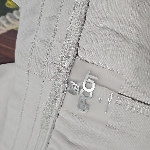 Disney Epcot High Waisted Wide Leg Drawstring Lounge Crop Pants Size XXL NWT - Picture 2 of 7